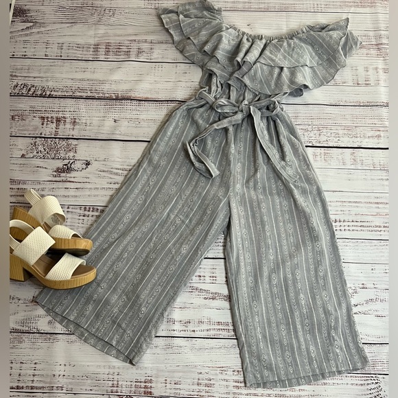 Sadie and Sage off shoulder ruffled jumpsuit romper medium boho - Picture 1 of 5